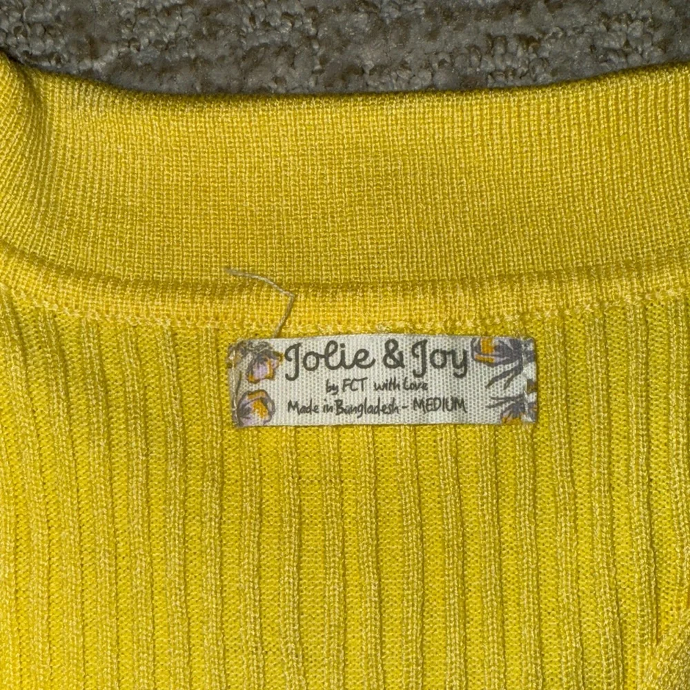 Yellow Ribbed Crop Top - Picture 2 of 3